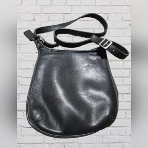 Vintage Coach leather Hippie Flap Bag Crossbody Saddle Purse in Black Style 9135